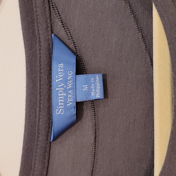Vera Wang sz M, Gray top - Picture 2 of 4
